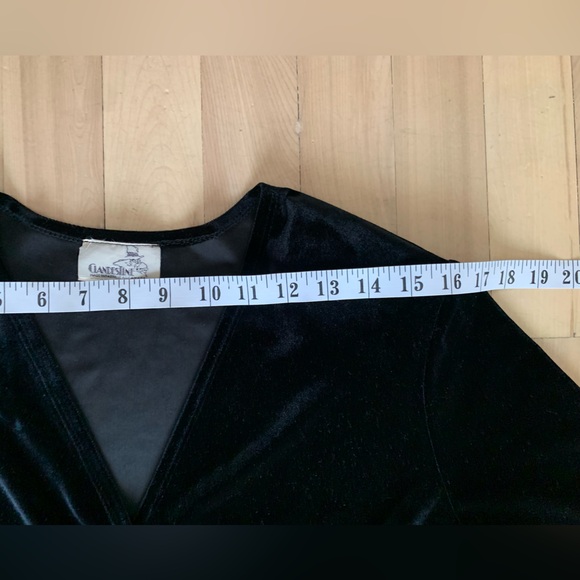 VINTAGE - Black Velvet Dress - Picture 7 of 11